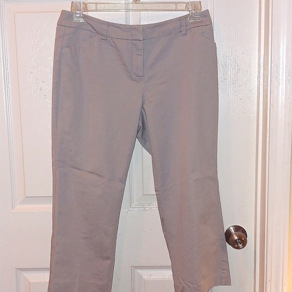 New York & Company Cropped pant